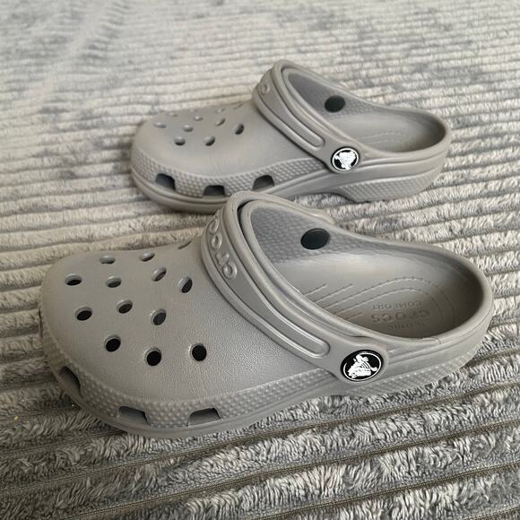 Crocs Kids Size 11 Classic Clog Gray Unisex Sandals Water Shoes - Picture 2 of 7